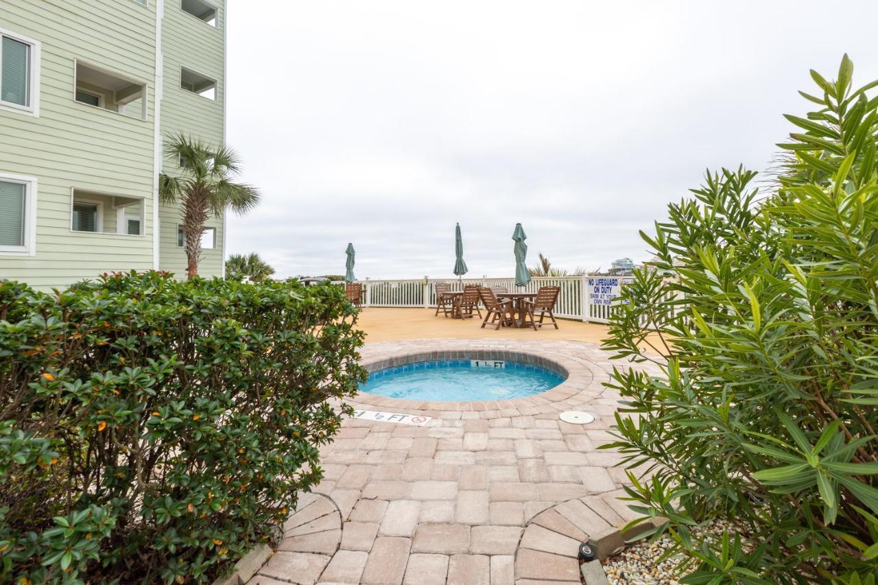 Sands Beach Club Briarcliffe Acres Luaran gambar